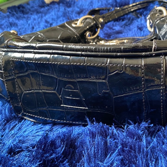 Kathy Van Zeeland black vinyl logo satchel bag. - Picture 7 of 16